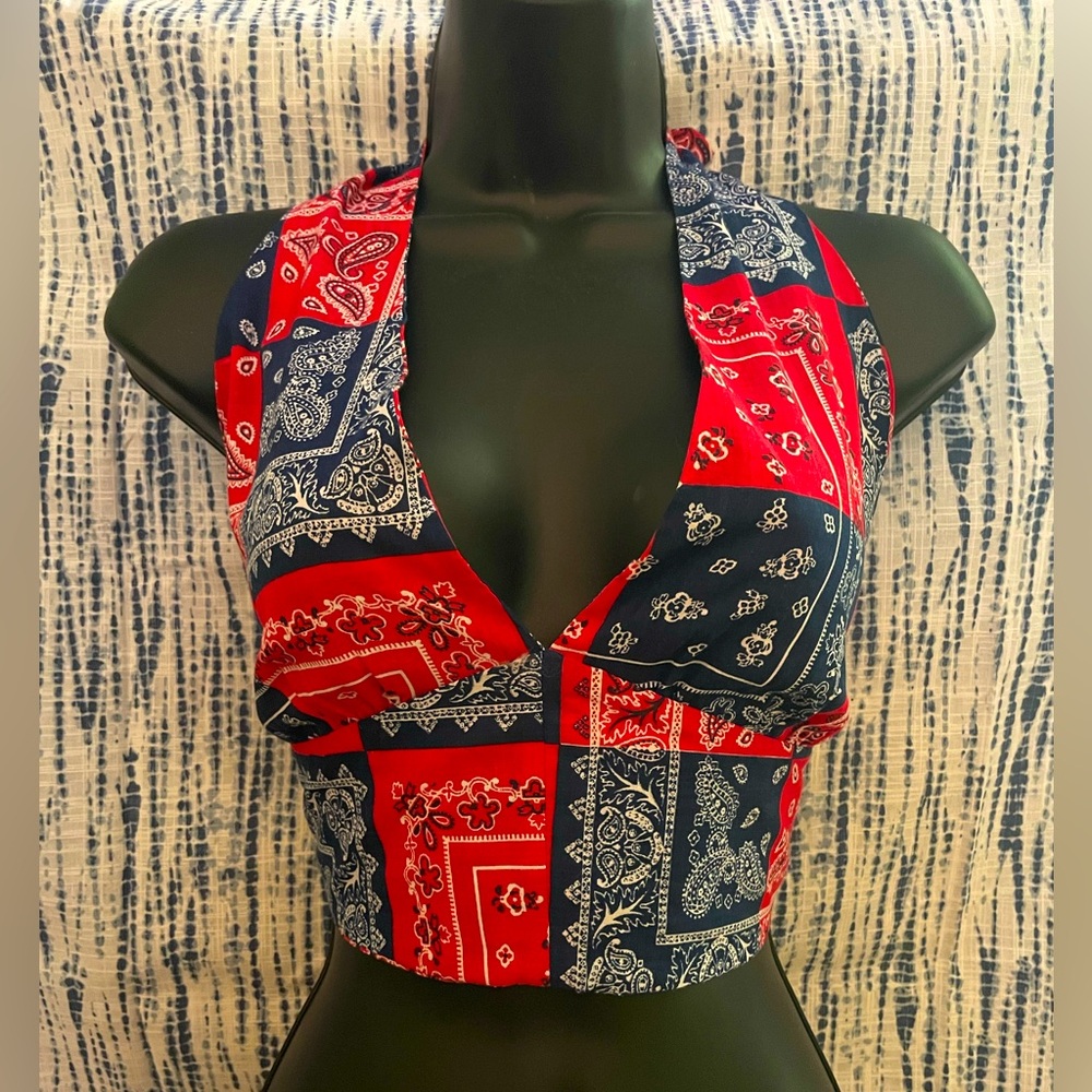 ♥️🤍💙Vintage bandana halter top♥️🤍💙
